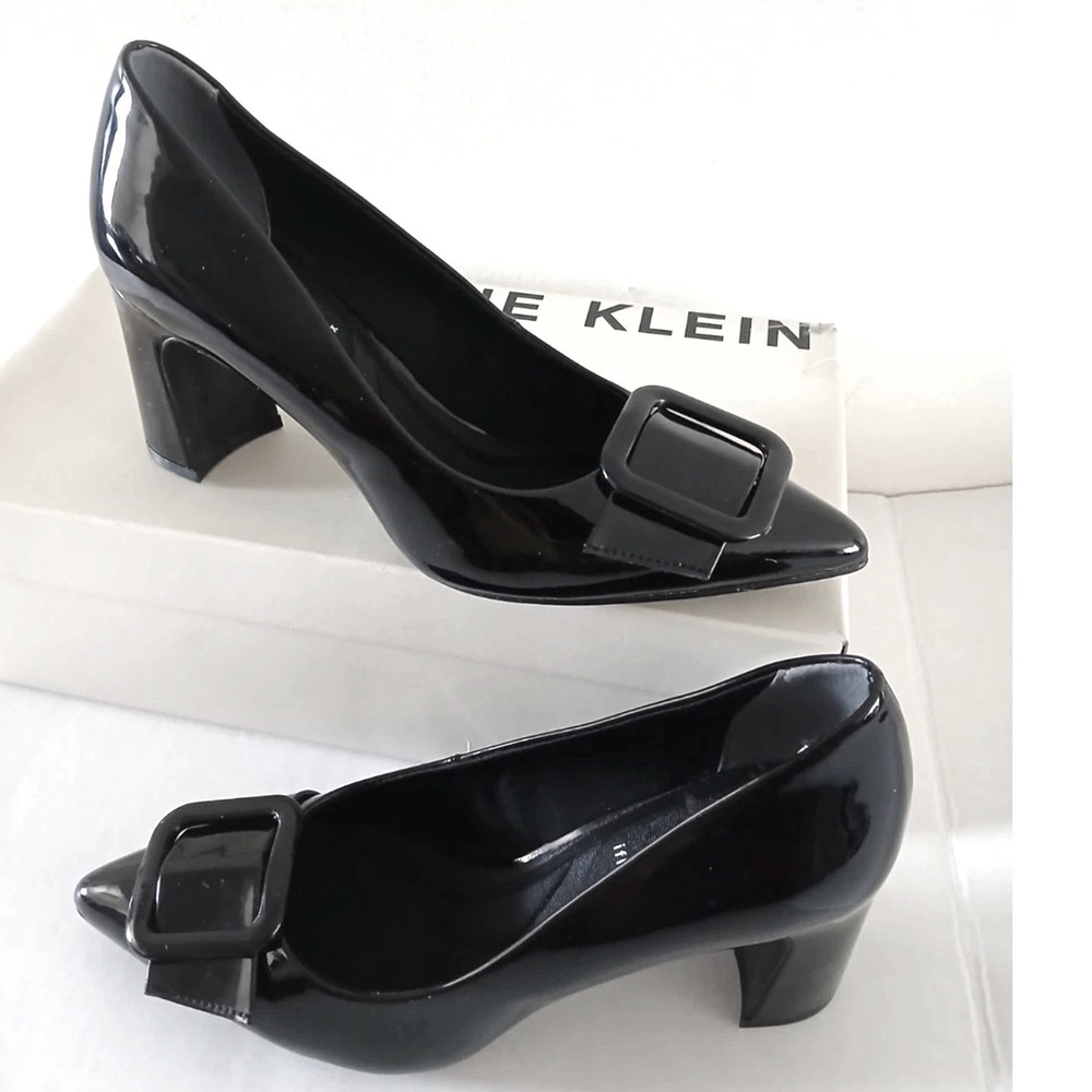 Anne Klein Bentley Black Patent Buckle Pointed Toe iFlex Block Heel Pumps Size 9